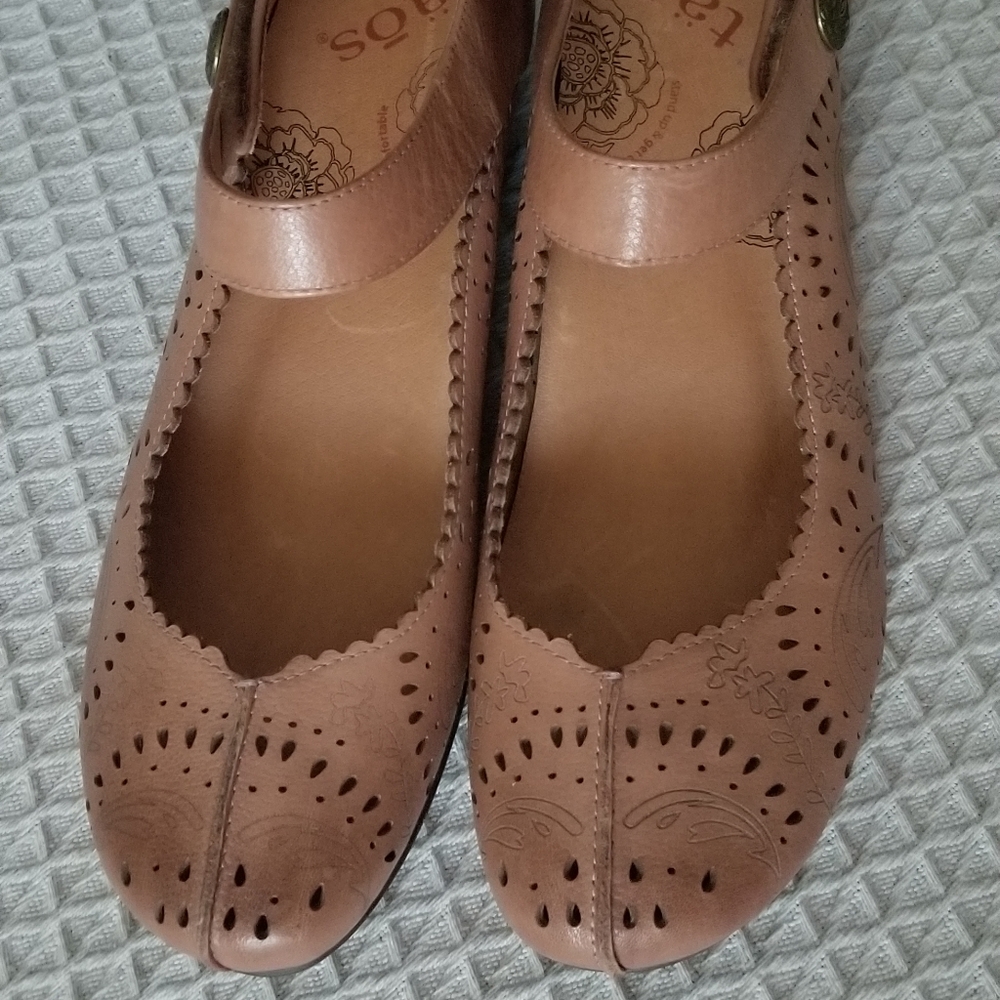 Täōs Mary janes